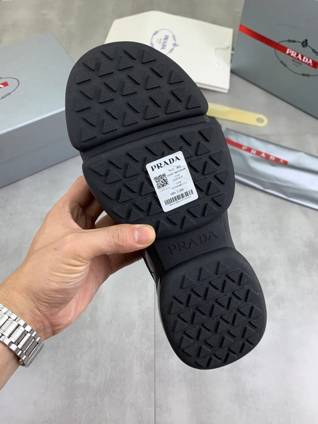 Men's men's shoes 💰P640 💰【New model】Top quality, new popular model on the official website, it will not go out of style for a hundred years, 🆘 The trendy brand (Prada) mainly promotes popular models, avant-garde and versatile fashionable men's shoes, private version molding, cowhide surface splicing 1:1 oil edge processing... fashionable and simple, original imported cowhide interior cowhide feet; the atmosphere and personality are more fashionable, eye-catching and pursuing class. It will subvert old ideas and be a must-have for fashionistas who want to spend time with you! Must keep it! High-end comfort, high-end quality workmanship. Size: 38-45 Various colors available. full package